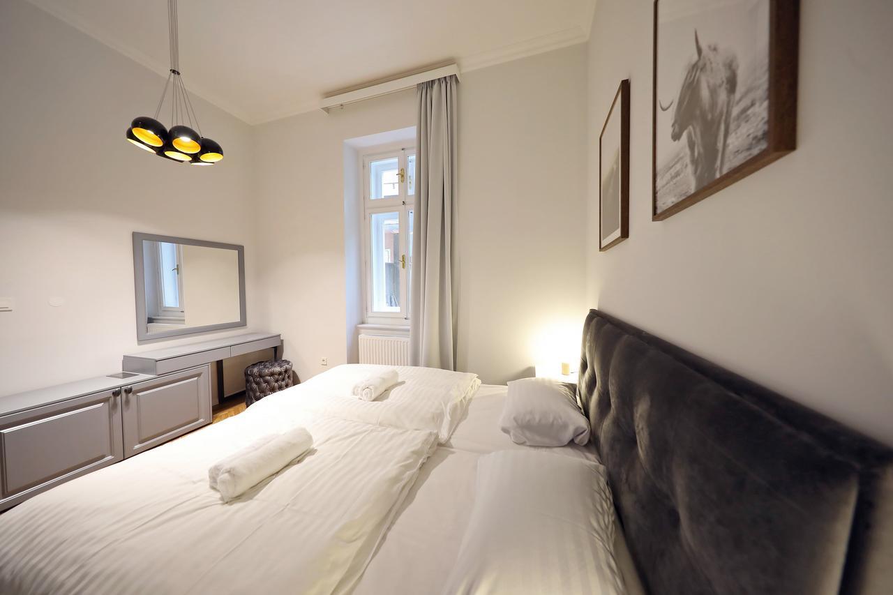 Central Apartments Загреб Екстер'єр фото